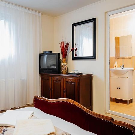 Casa Ardeleana Hotell Lotrioara Eksteriør bilde