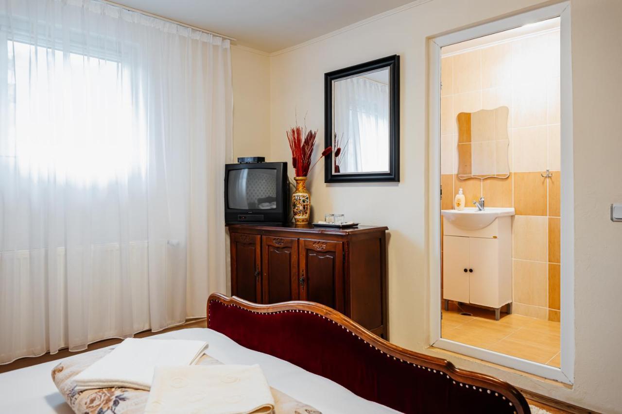 Casa Ardeleana Hotell Lotrioara Eksteriør bilde